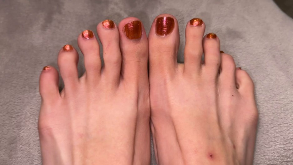 SneezeGoddess – Foot Cuck Games
